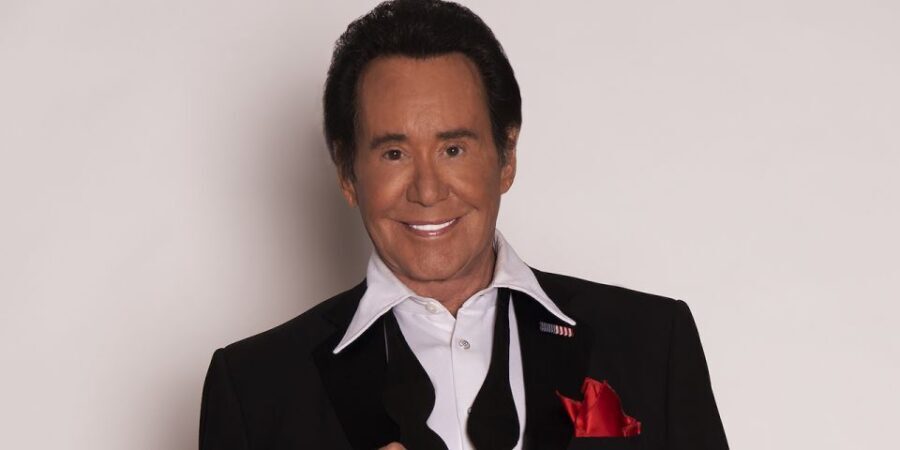 Las Vegas: Wayne Newton - Up Close and Personal - A Closer Look at the Itinerary