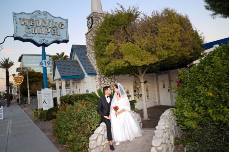 Las Vegas: Wedding or Vow Renewal at Graceland Chapel - The Cost and Whats Included