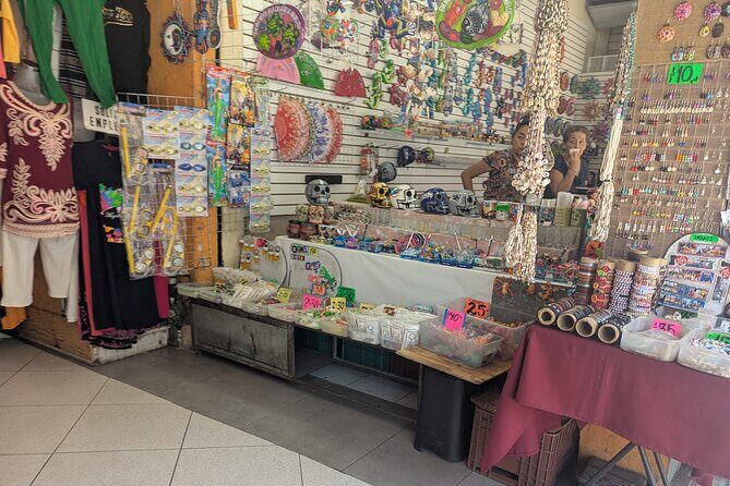 Learn the history and contents of the main market - What to Expect from the Tour