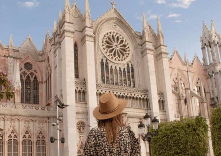 Leon: Rincón Region Photographic Safari with Box Lunch - The Details: Transportation, Guides, and Overall Flow