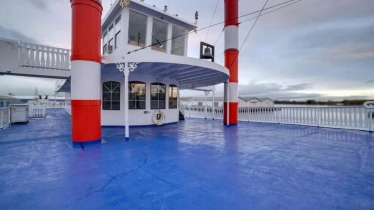 Liberty Belle NYC New Year's Eve Party - Who Is This Experience Best For?