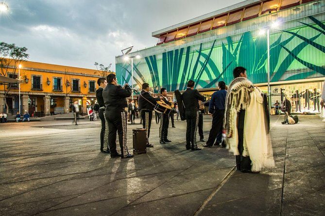Live a Mexican Night in Plaza de los Mariachis - The Experience: Pros and Cons