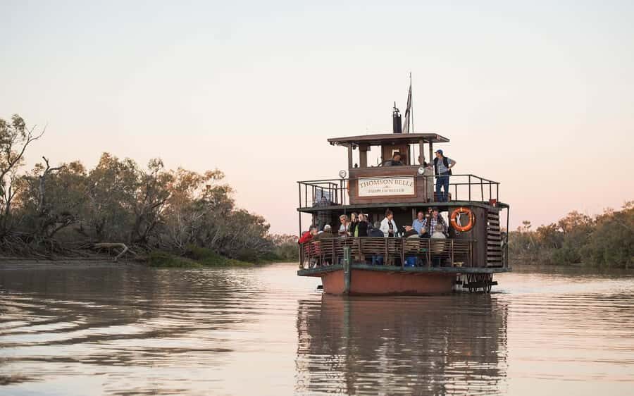 Longreach: Sunset Paddlewheeler Cruise, Show and Dinner - The Itinerary Breakdown