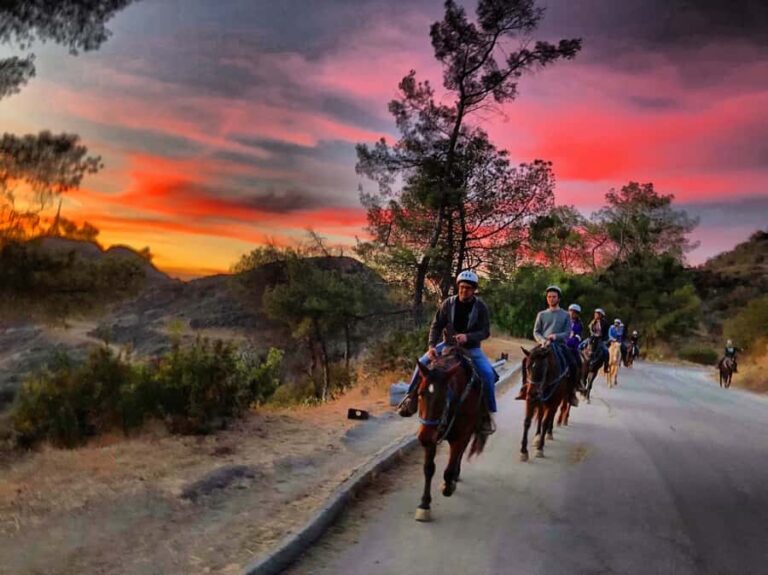 Los Angeles: Evening 2-Hour Hollywood Horseback Riding Tour - The Sum Up
