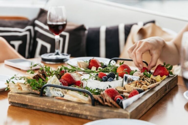 Los Angeles: Luxury Cruise with Wine, Cheese & Sea Lions - What to Expect During the Tour