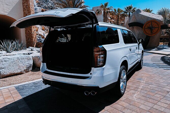 Los Cabos One Way Deluxe Suburban Transportation 5 pax - The Benefits of a Private, One-Way Transfer