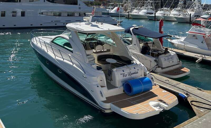 LOS CABOS: PRIVATE BAY AND ARCH TOUR. LUXURY YACHT - Setting Out from Cabo San Lucas Marina