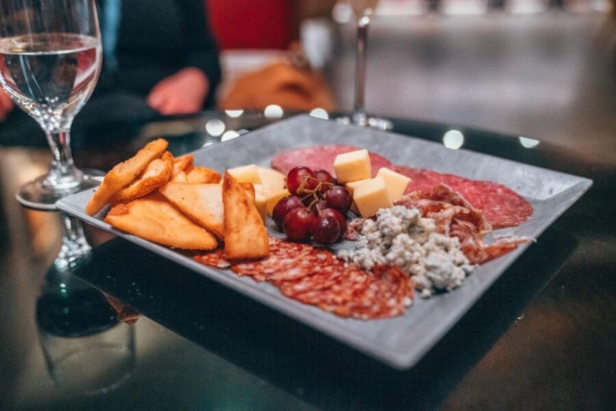 Louisville: Prohibition, Ghosts, Cocktails and Bites Tour - Who Will Love This Tour?