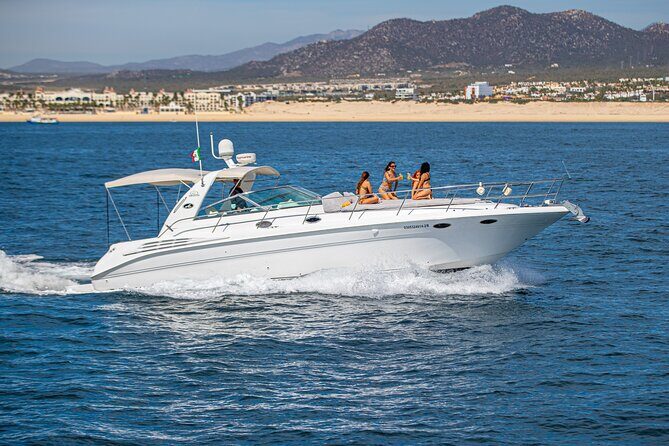 Luxury 42' Yacht Tour in Cabo for Snorkeling and Sunset - A Day that Combines Relaxation and Adventure