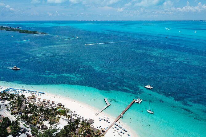 Luxury Sailing Experience to Isla Mujeres with Lunch & Open Bar - The Experience in Detail