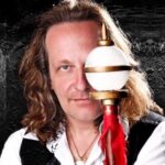 Magic Up Close Early Show at Las Vegas Magic Theater - The Authenticity of the Reviews