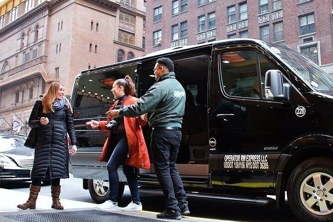 Manhattan to LGA: One Way Shared Departure Transfer - What to Expect from This Transfer Service