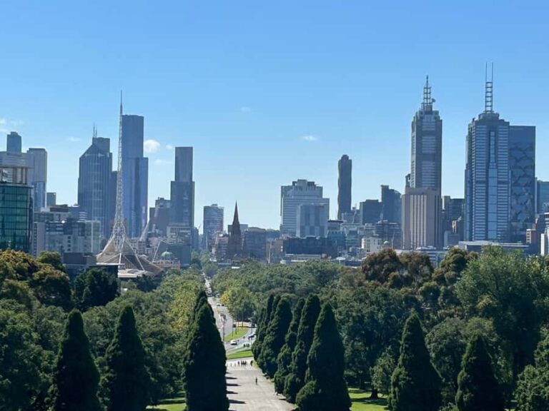 Melbourne: Botanic Gardens & Sports Precinct Walking Tour - Shrine of Remembrance – A View with a View