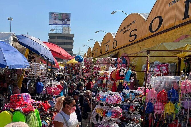 Mexican Flavor Route - Tacos, Chocolate & Desserts in Mexico City - Visiting the Local Markets