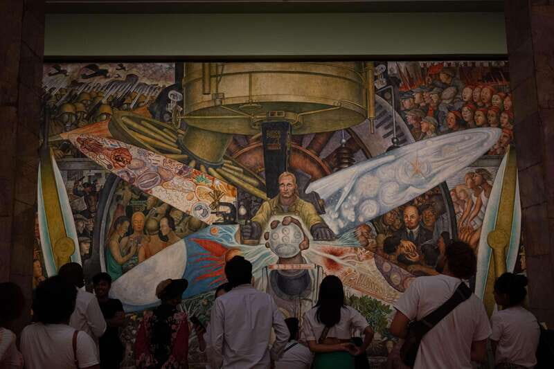 Mexican muralism with a true Art lover - Why This Tour Stands Out