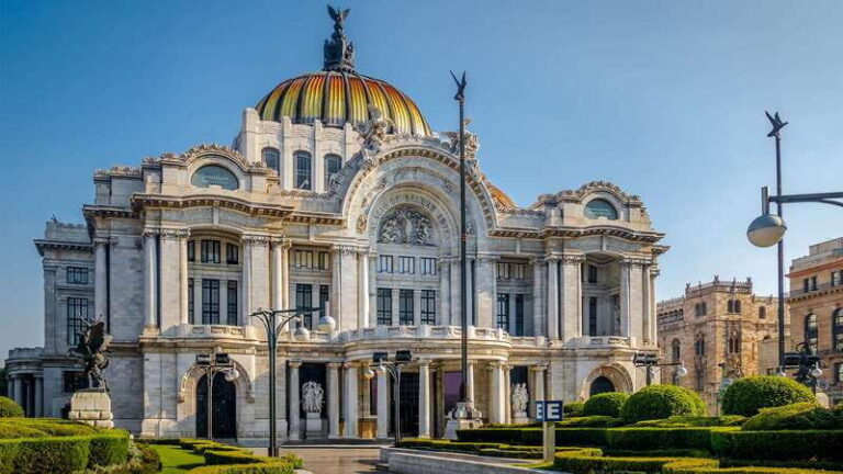 Mexico City: Historic Downtown Walking Tour - Tour Logistics and Practical Details