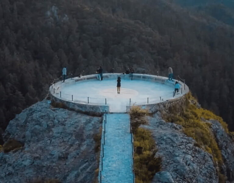Mexico City Private Basaltic Prisms Tour: Magical Fountains - The Day in Detail