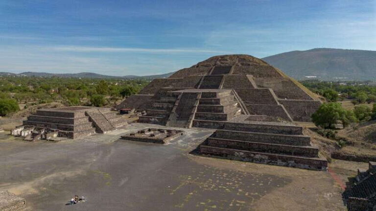 Mexico City: Teotihuacan Pyramids Early Access Guided Tour - Transport, Price, and Overall Value