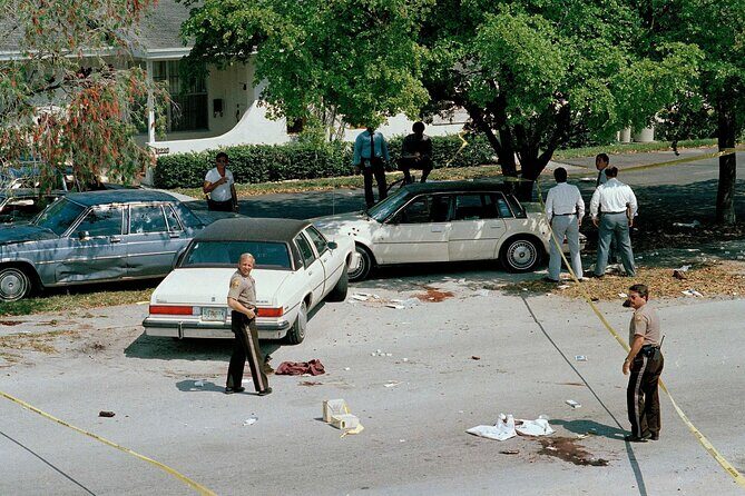 Miami Beach Crime & Scandals Walk Tour with Crime Buff (Private) - The Sum Up