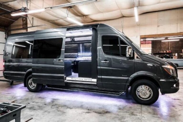 Miami: Party Sprinter - 4-Hour City Tour Extravaganza - The Experience: What to Expect