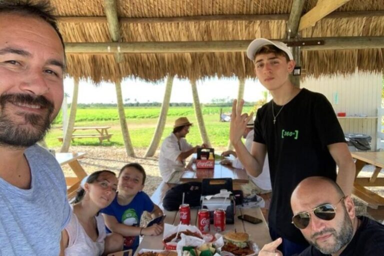 Miami: Private custom tour with a local guide - The Experience in Practice