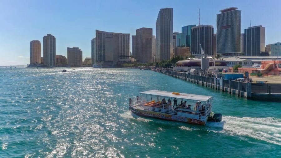 Miami: Skyline Boat Cruise, Millionaire homes & Miami Beach - The Experience: Pros and Cons