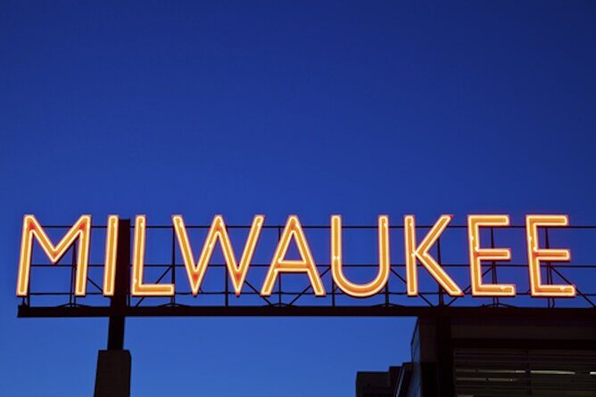Milwaukee Historic Downtown Self Guided Walking Tour - Who is this tour best suited for?