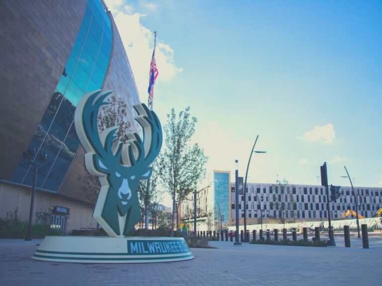 Milwaukee: Milwaukee Bucks Basketball Game Ticket - FAQ