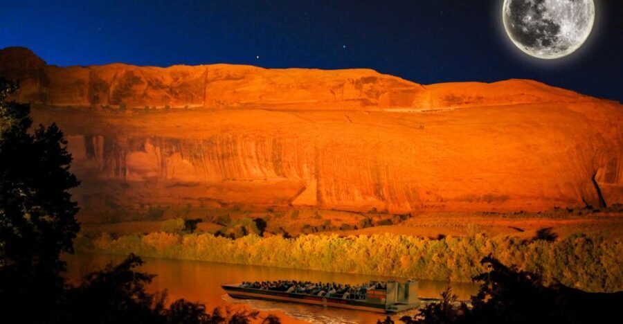 Moab: Colorado River Dinner Cruise with Music and Light Show - Who Should Consider This Tour?