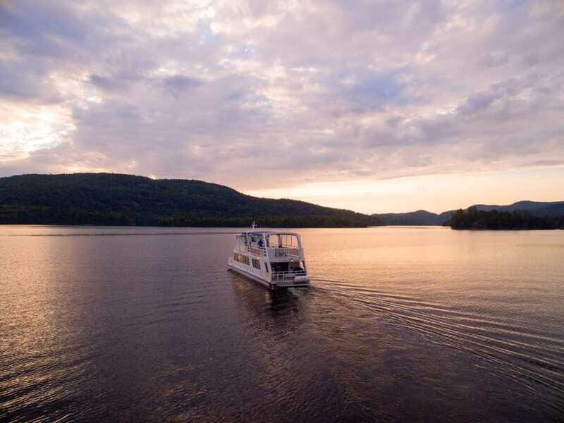 Mont-Tremblant: Guided Scenic Lake Cruise - Scenic Views and Photo Opportunities