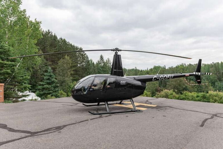 Mont Tremblant: Helicopter Tour with Optional Stopover - The Experience in Detail