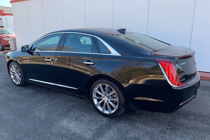 Mont-Tremblant to Montreal Airport private transfer - Sedan 3 passengers maximum - Practical Considerations