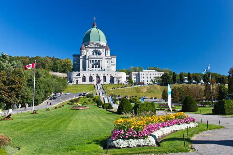 Montreal: Small Group Tour with River Cruise and Notre Dame - Starting Off: Convenient Pickup and Intimate Group Setting