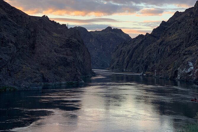 Moonlight Neon Kayak Tour at Sunset near Las Vegas - The Moonlit Experience and Evening Activities