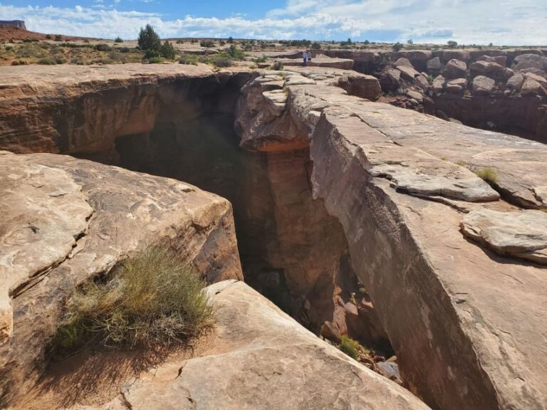 Morning Canyonlands Island In The Sky 4x4 tour - The Scenic Highlights and Stops