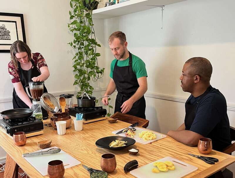 Muchos moles: Multi-variety mole cooking class and feast - Who Should Consider This Tour?