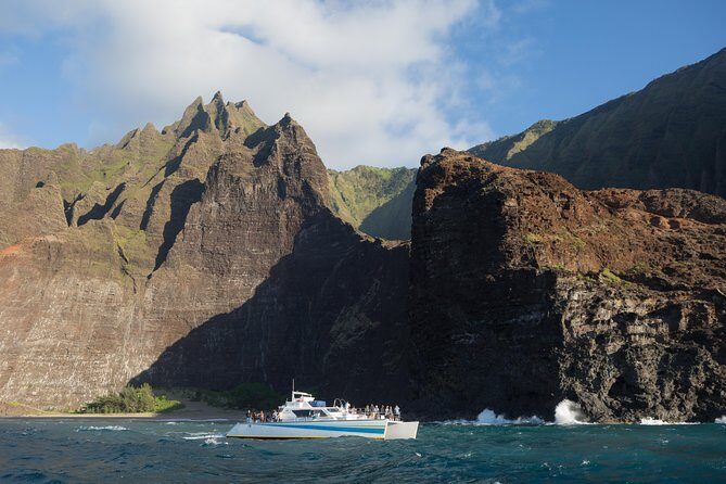 Na Pali Sunset & Sightsee Boat Tour - The Dining Experience & Drinks
