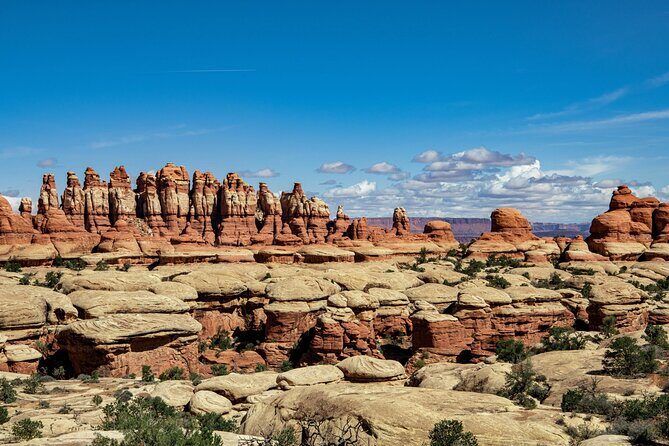 NEW! Canyonlands Needles Chesler Park Hiking Discovery Tour - The Landscape: Breathtaking Views and Ancient Secrets