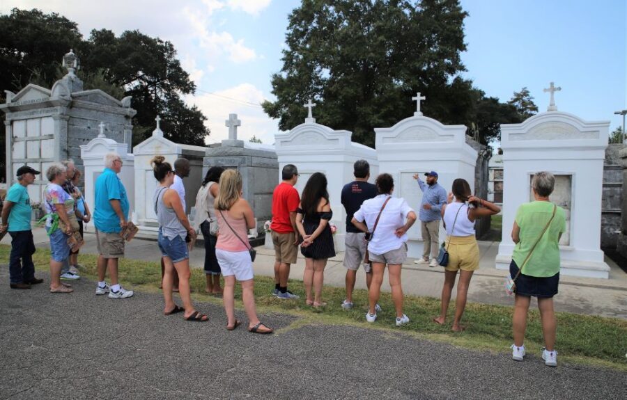 New Orleans: 2-Hour 15-Minute City and Cemetery Tour by Bus - The Value of the Tour