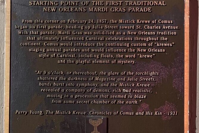 New Orleans Arts District Gallery Tour with Champagne - Group Size & Meeting Details