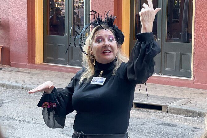New Orleans' Historic Haunted Bar Crawl - What to Expect from the Haunted Bar Crawl