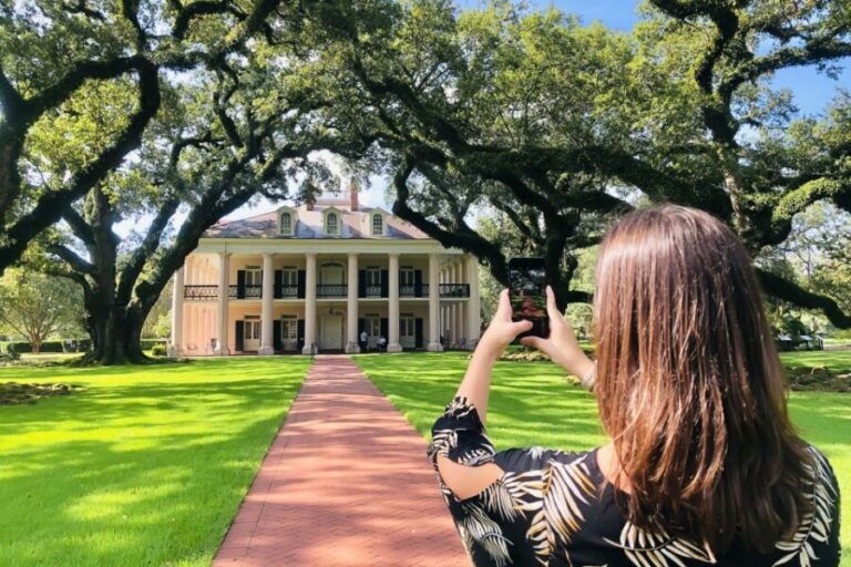 New Orleans: Oak Alley Plantation Tour with Transportation - Exploring the Grounds and Exhibits