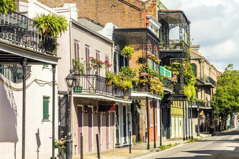 New Orleans: The Big Easy City Walking Tour - Ghosts, Voodoo, and Vampire Tales