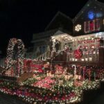 New York City: Dyker Heights Christmas Lights Tour - How the Tour Unfolds: A Step-by-Step Breakdown
