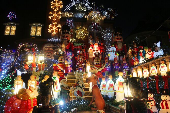 New York: Dyker Heights Christmas Lights Guided Tour - Who Should Consider This Tour?