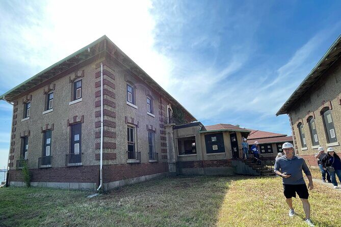 New York Ellis Island Hard Hat Tour with Audio Guide - What We Loved About This Tour