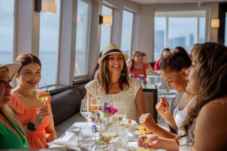 Newport Beach: Champagne and Brunch Buffet City Cruise - What the Reviews Say