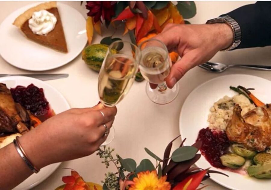 Newport Beach: Thanksgiving Buffet Brunch or Dinner Cruise - What to Expect During the Cruise