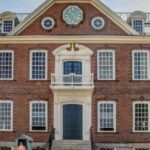 Newport: Colonial History Walking Tour with Museum Entry - The Guide and How It Affects the Experience