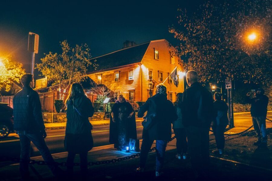 Newport: Historic District Ghosts Guided Walking Tour - The Itinerary in Detail